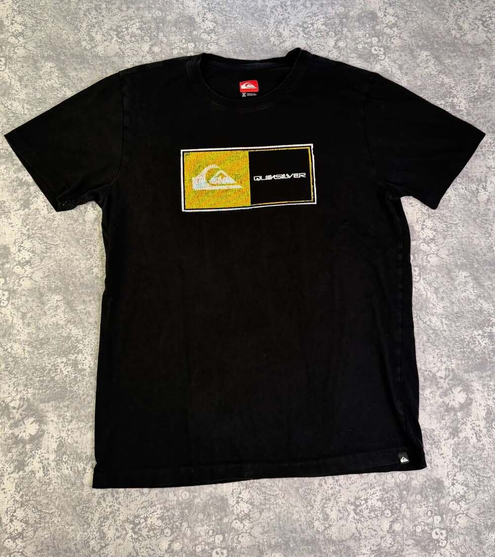 Y2K Quiksilver Graphic T-Shirt Size M Black Yellow White Surf Skate